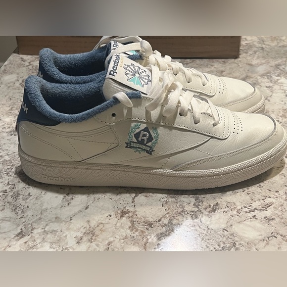 Reebok Women Club C 85 Chalk Blue Slate White Casual Shoe Size 10 - Picture 3 of 5